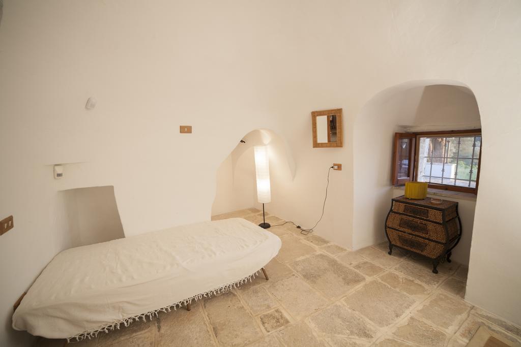 オストゥーニ Trullo Degli Uliviヴィラ エクステリア 写真