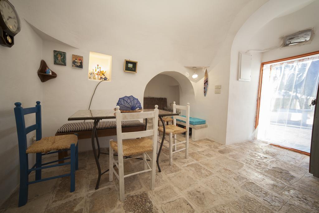オストゥーニ Trullo Degli Uliviヴィラ エクステリア 写真