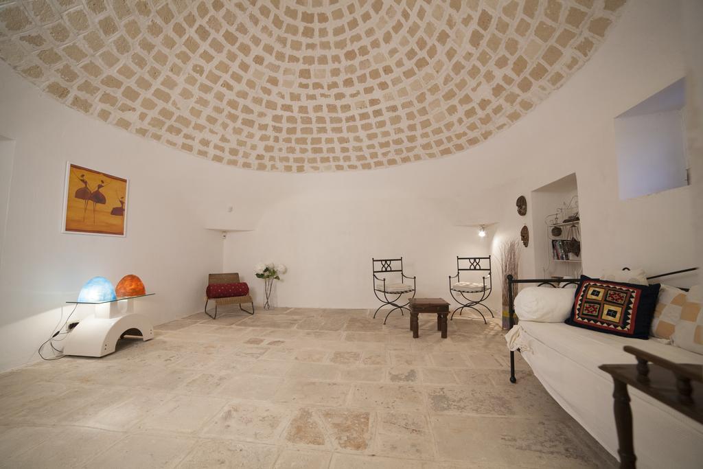オストゥーニ Trullo Degli Uliviヴィラ エクステリア 写真