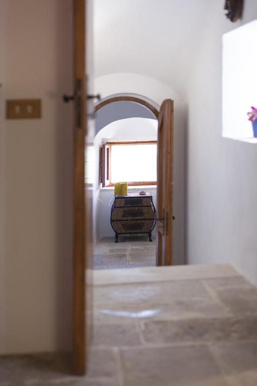オストゥーニ Trullo Degli Uliviヴィラ エクステリア 写真