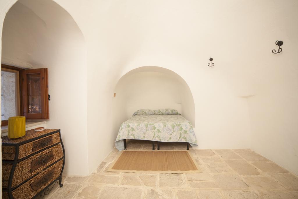 オストゥーニ Trullo Degli Uliviヴィラ エクステリア 写真